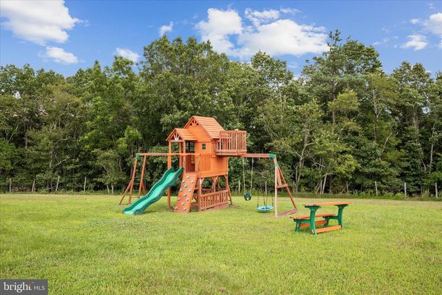 886 MIDDLE FORK RD, Cross Junction, VA 22625