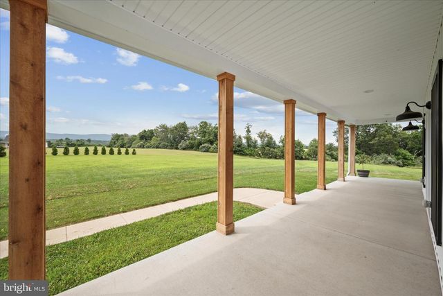 886 MIDDLE FORK RD, Cross Junction, VA 22625