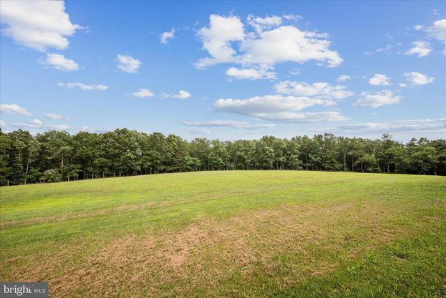 886 MIDDLE FORK RD, Cross Junction, VA 22625