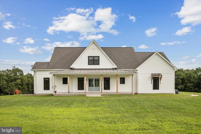 886 MIDDLE FORK RD, Cross Junction, VA 22625