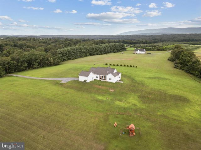 886 MIDDLE FORK RD, Cross Junction, VA 22625
