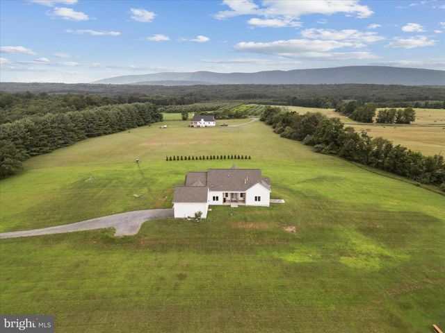 886 MIDDLE FORK RD, Cross Junction, VA 22625