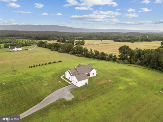 886 MIDDLE FORK RD, Cross Junction, VA 22625