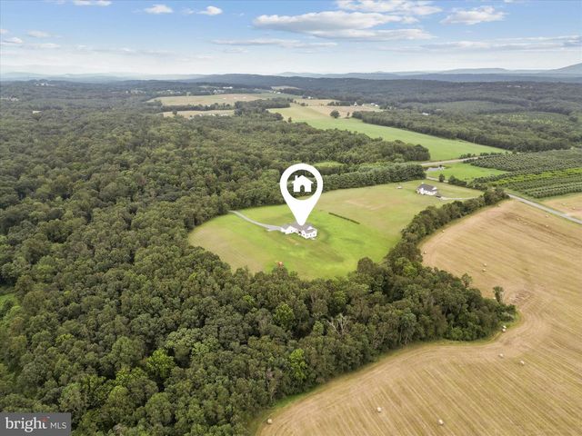 886 MIDDLE FORK RD, Cross Junction, VA 22625