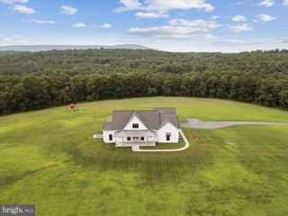886 MIDDLE FORK RD, Cross Junction, VA 22625