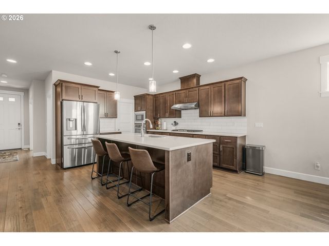 1079 Vista Oaks Dr, Forest Grove, OR 97116