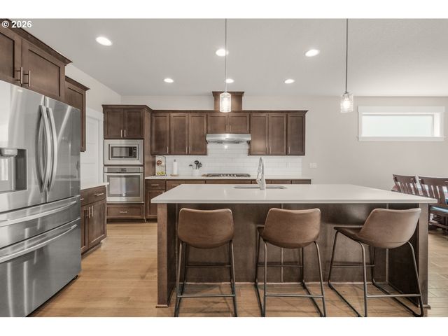 1079 Vista Oaks Dr, Forest Grove, OR 97116