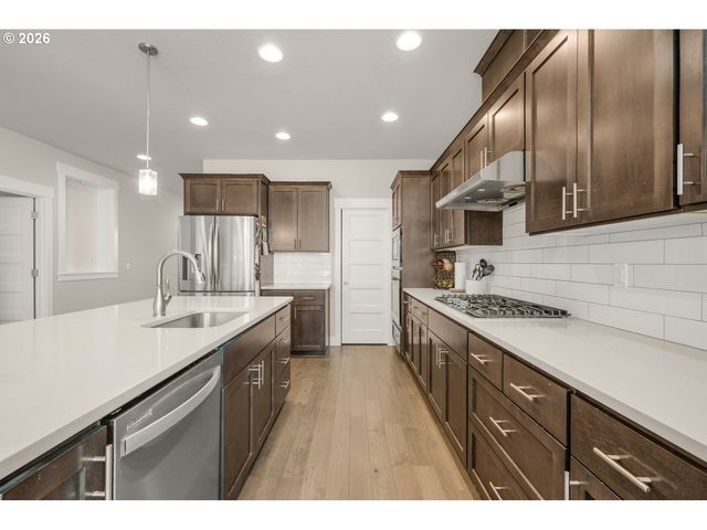 1079 Vista Oaks Dr, Forest Grove, OR 97116
