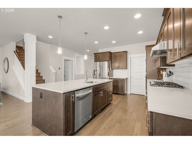 1079 Vista Oaks Dr, Forest Grove, OR 97116