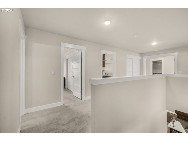 1079 Vista Oaks Dr, Forest Grove, OR 97116