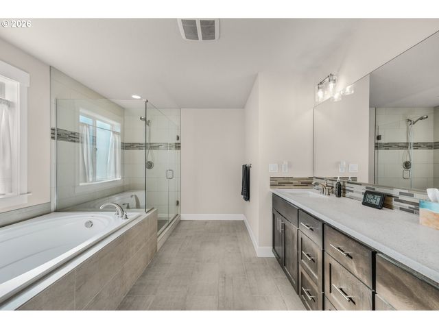 1079 Vista Oaks Dr, Forest Grove, OR 97116
