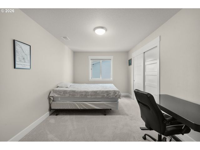 1079 Vista Oaks Dr, Forest Grove, OR 97116