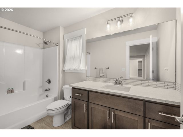 1079 Vista Oaks Dr, Forest Grove, OR 97116