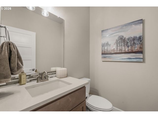 1079 Vista Oaks Dr, Forest Grove, OR 97116