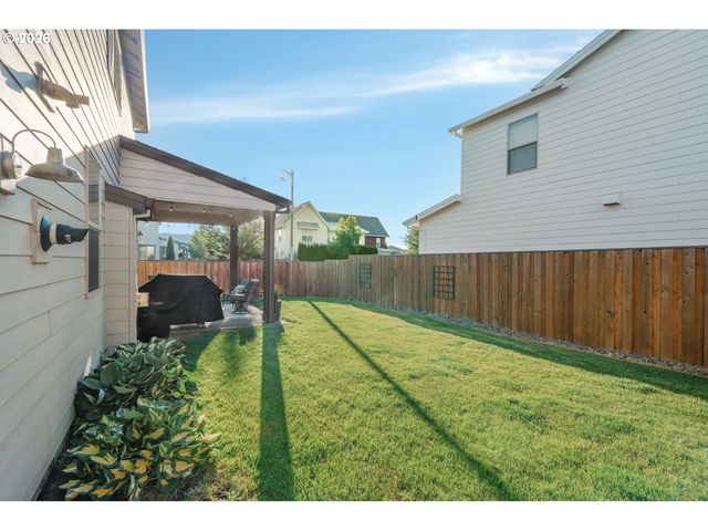 1079 Vista Oaks Dr, Forest Grove, OR 97116