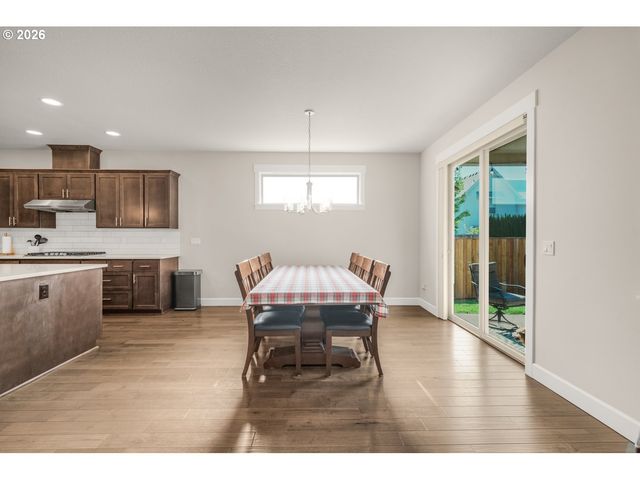 1079 Vista Oaks Dr, Forest Grove, OR 97116