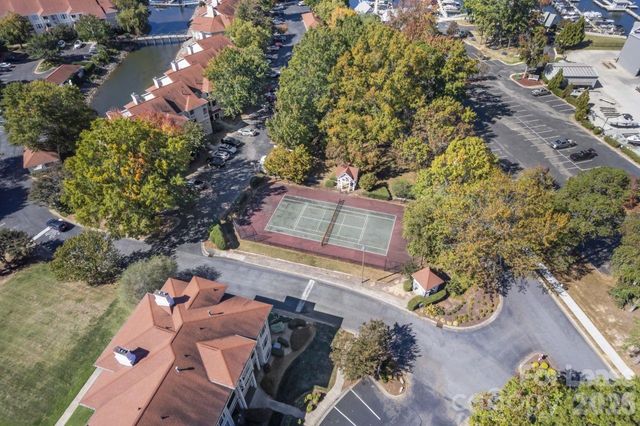 18009 Kings Point Drive D, Cornelius, NC 28031
