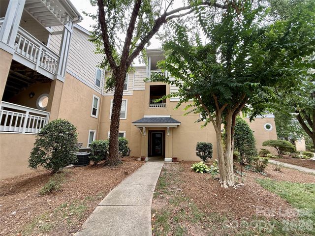 18009 Kings Point Drive D, Cornelius, NC 28031