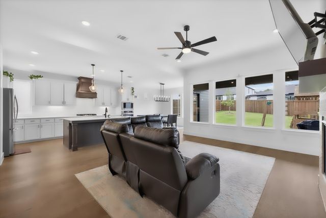 7121 Mantle Ridge Drive, Fort Worth, TX 76179