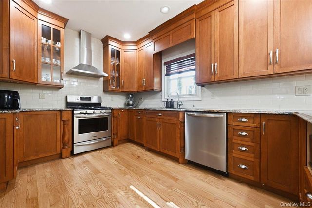 136 Oak Street, Deer Park, NY 11729
