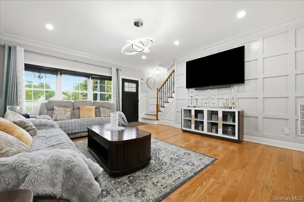 136 Oak Street, Deer Park, NY 11729 — photo 5