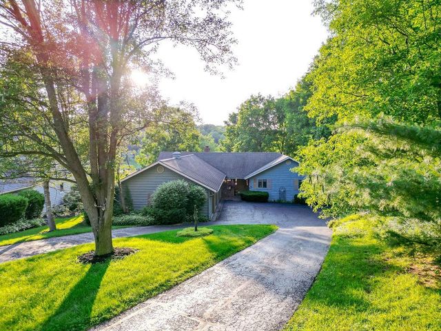 665 Highland Hills Drive, Howard, OH 43028