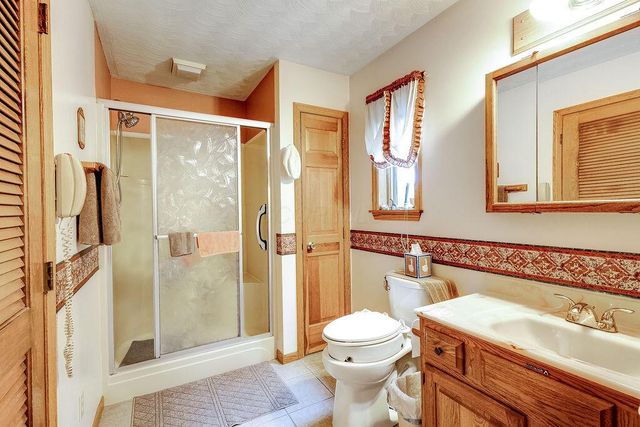 665 Highland Hills Drive, Howard, OH 43028