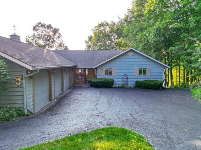 665 Highland Hills Drive, Howard, OH 43028