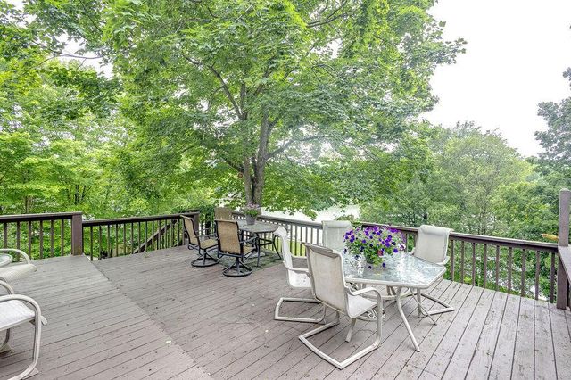 665 Highland Hills Drive, Howard, OH 43028