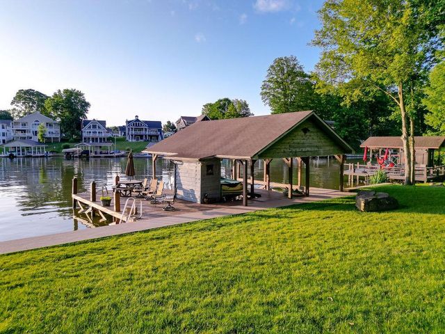 665 Highland Hills Drive, Howard, OH 43028