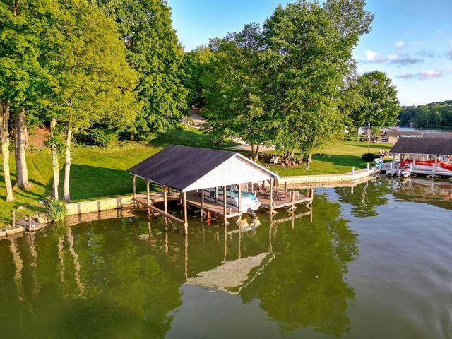 665 Highland Hills Drive, Howard, OH 43028