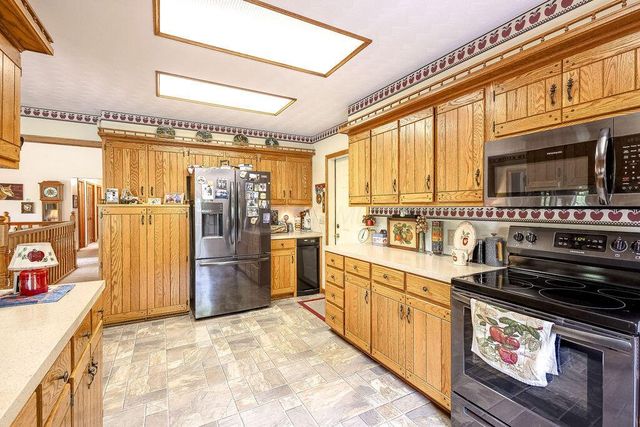 665 Highland Hills Drive, Howard, OH 43028