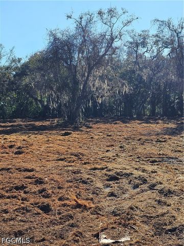 16470 B2 Daughtreys Creek, North Fort Myers, FL 33917