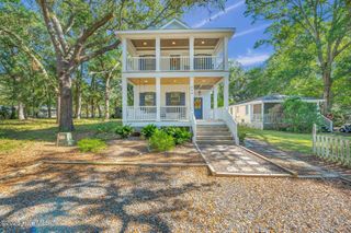 714 N Atlantic Avenue, Southport, NC 28461