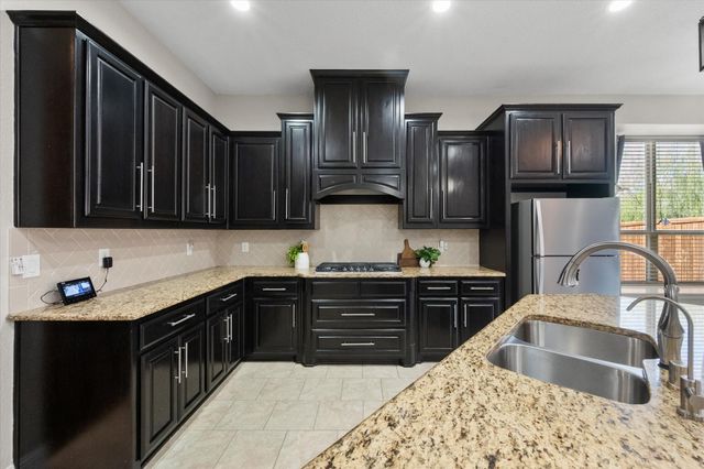 4517 Sunflower Drive, Mansfield, TX 76063