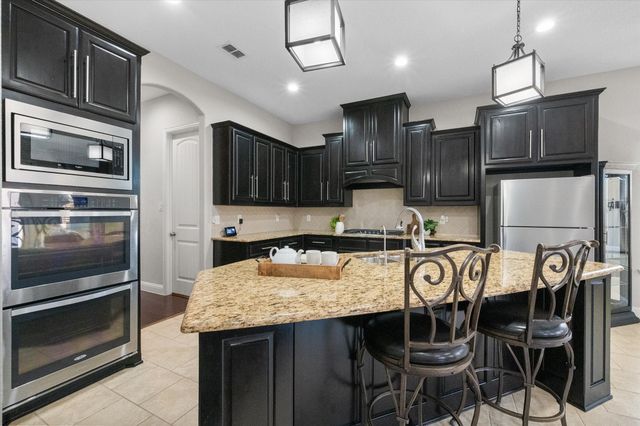 4517 Sunflower Drive, Mansfield, TX 76063