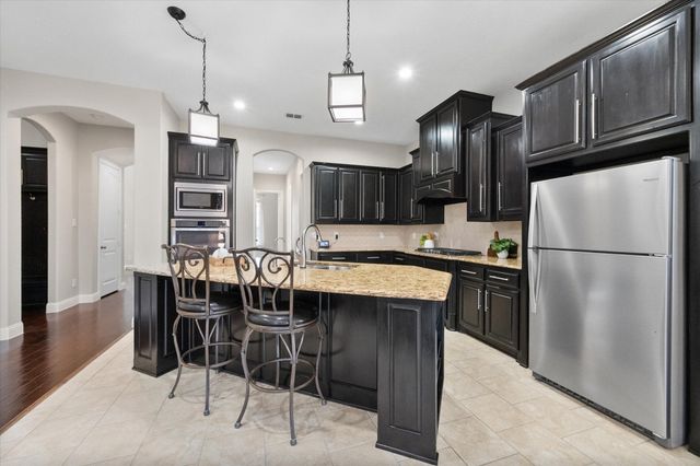 4517 Sunflower Drive, Mansfield, TX 76063