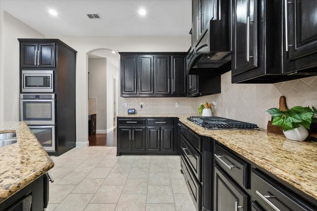 4517 Sunflower Drive, Mansfield, TX 76063