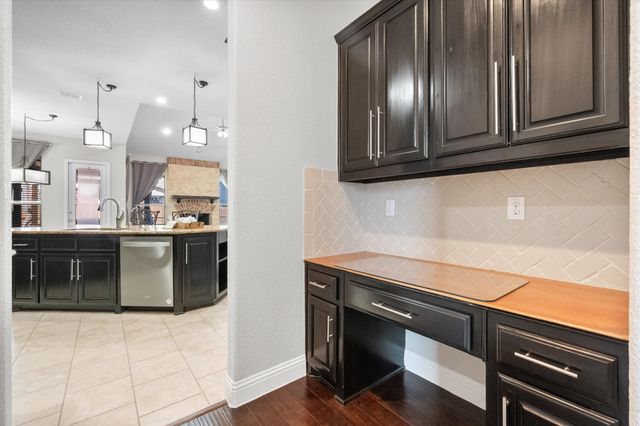 4517 Sunflower Drive, Mansfield, TX 76063