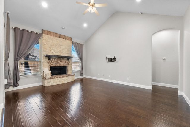 4517 Sunflower Drive, Mansfield, TX 76063