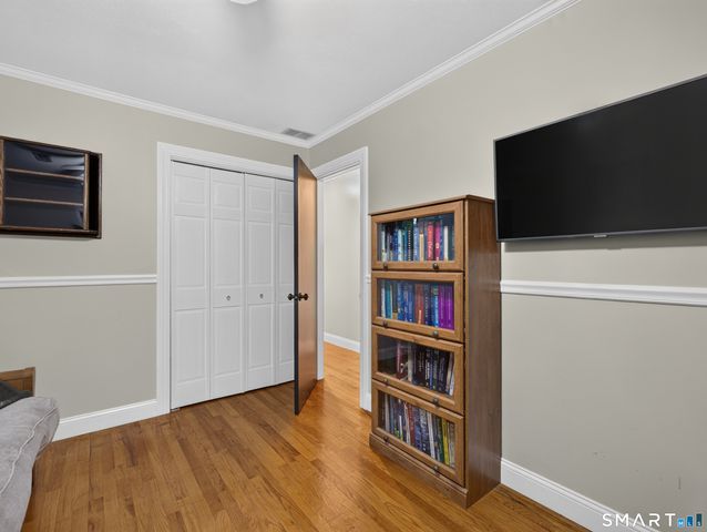 10 Ancient Highway, East Lyme, CT 06333