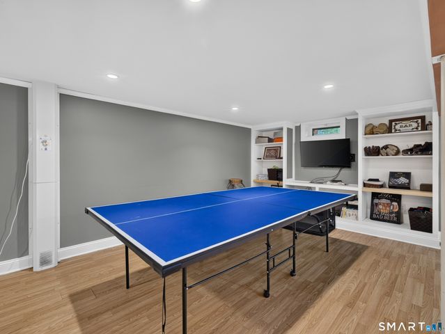 10 Ancient Highway, East Lyme, CT 06333