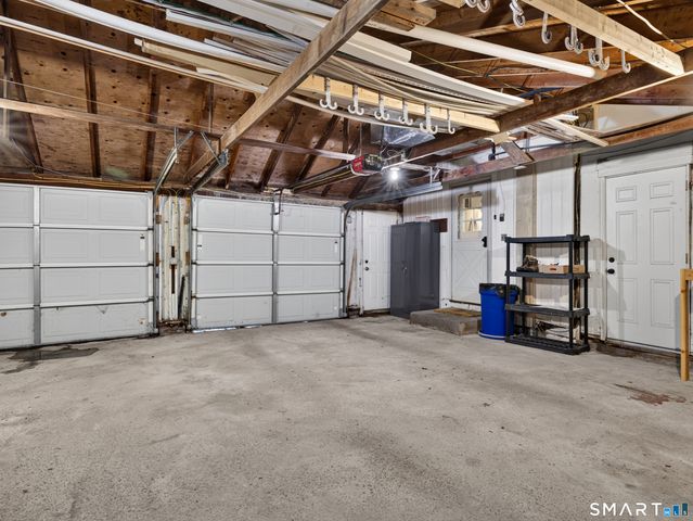 10 Ancient Highway, East Lyme, CT 06333