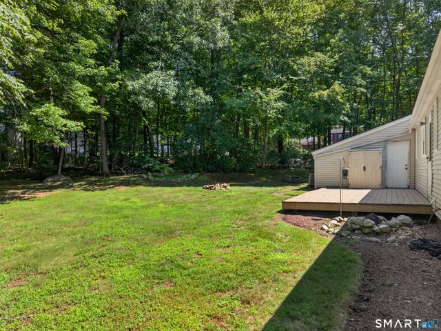 10 Ancient Highway, East Lyme, CT 06333