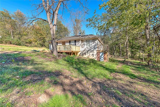 106 Hillside Drive, Huntsville, AR 72740