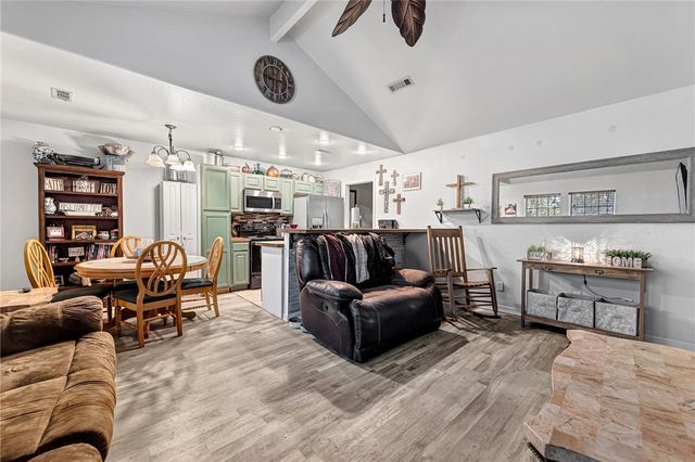 106 Hillside Drive, Huntsville, AR 72740