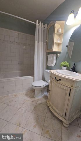 1704 EARHART RD, Baltimore, MD 21221