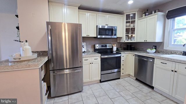 1704 EARHART RD, Baltimore, MD 21221