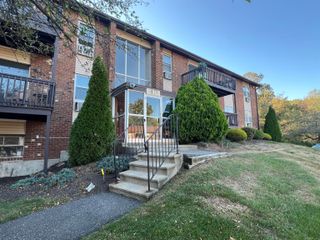 43 Balance Rock Road APT 9, Seymour, CT 06483