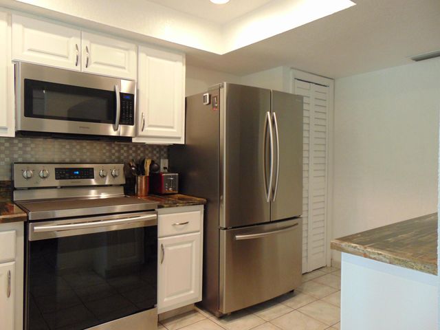 6854 NW 3RD Street, Margate, FL 33063